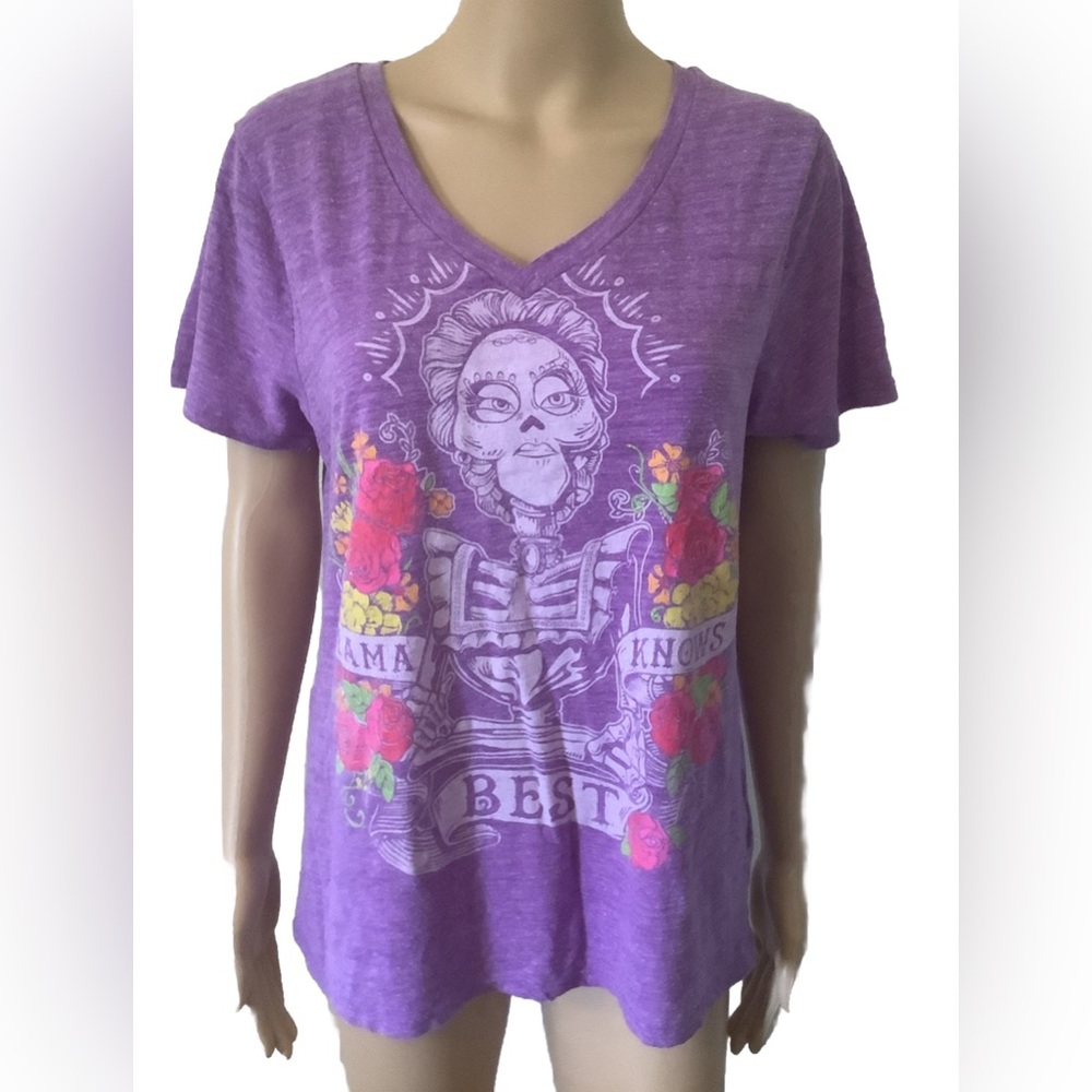 Disney Tee Large women’s  V-neck Mama COCO from movie